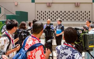 NID President Hiromu Wada and Dean Daniel Friedman answer questions from Japanese media.
